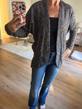 Zella gray/white cardigan sweater with pockets. Super soft! Size S.